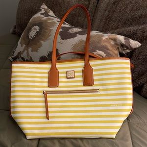 Dooney and Bourke yellow stripped Sullivan tote